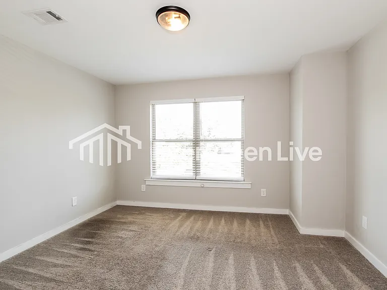 15670 Capstone Dr — Photo 11