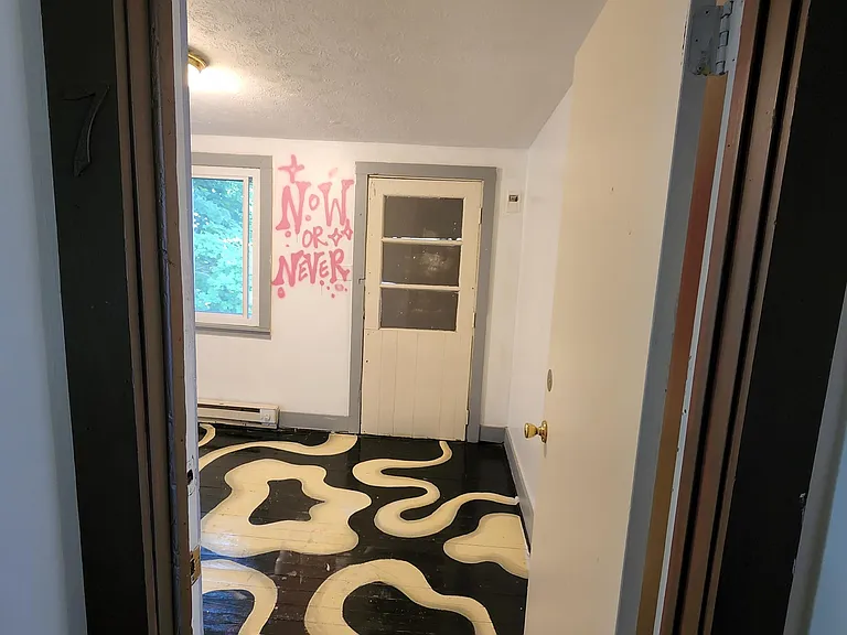 114 Linden Rd — Photo 32
