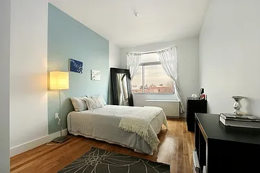 Rented by Chana Ofek, LREB