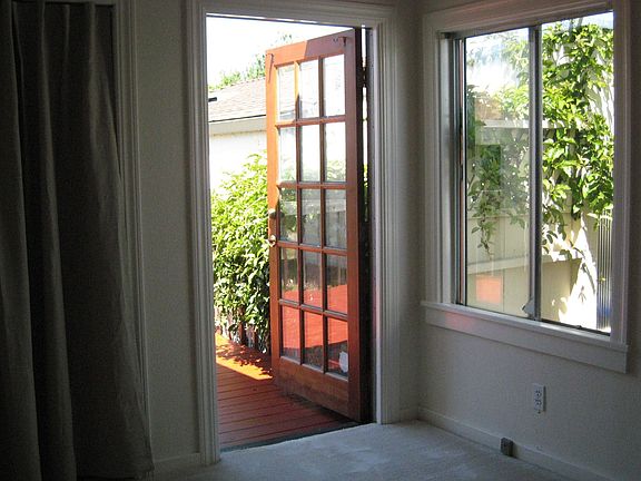 Rear BR/ door to bkyrd