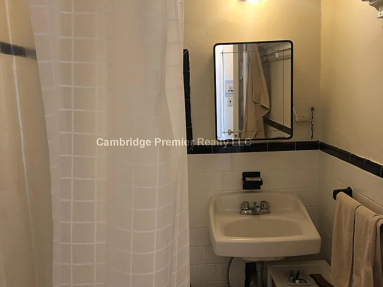 2 Ware St — Photo 10