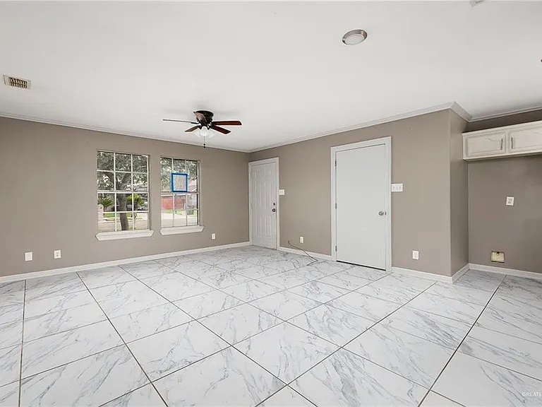 3900 Gabriella Dr — Photo 5