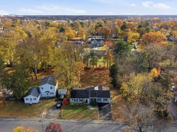 36 Ralph, Brentwood, NY 11717