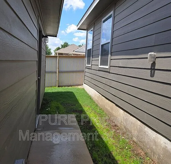 17901 Giglio Way — Photo 24