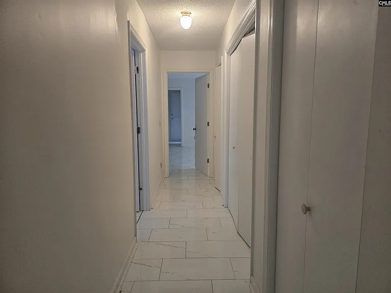 77 Northlake Rd — Photo 37