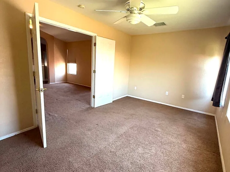5200 W Shannon St — Photo 13