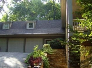 4042 Pineview Dr SE, Smyrna, GA 30080