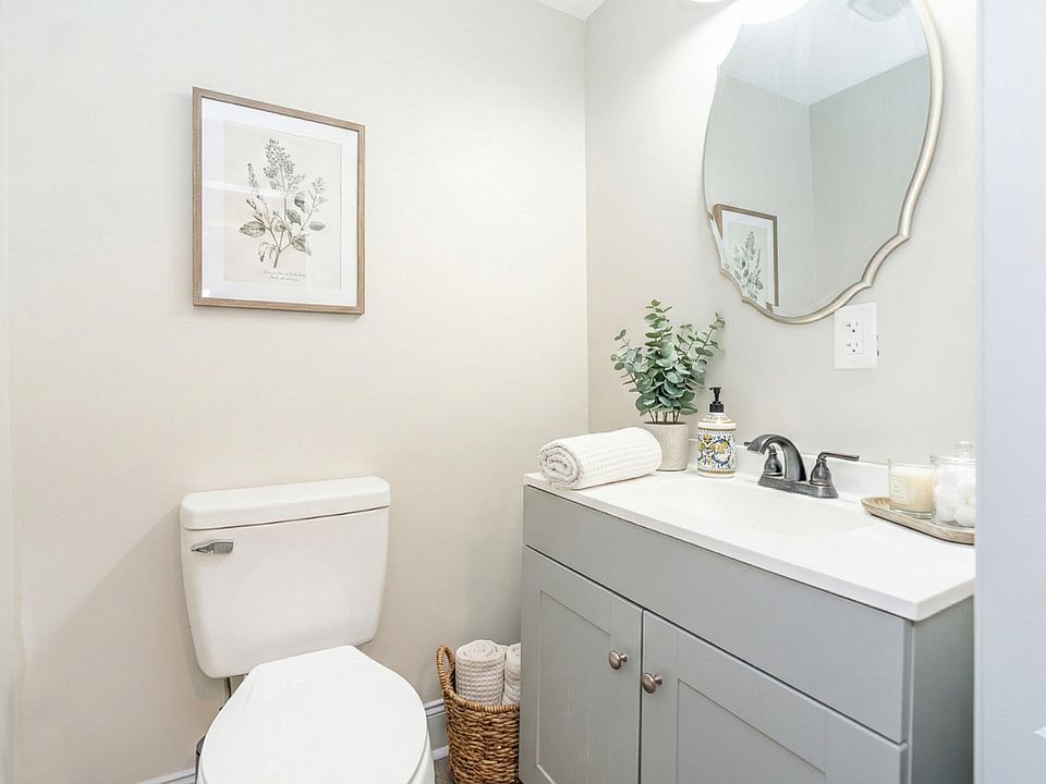 First floor half bath
Virtually staged