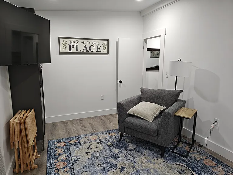 200 W Walnut St #4 — Photo 4