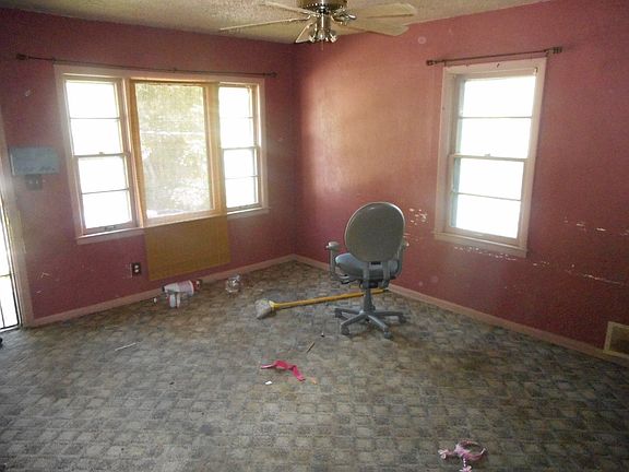 3rd image of 3115 Waverly Ave