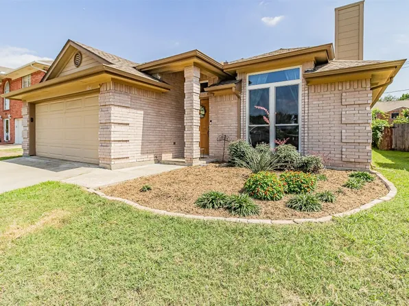 6834 Buenos Aires Dr, North Richland Hills, TX 76180