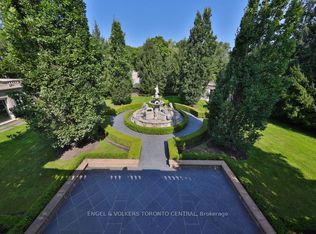 489 Lakeshore Rd E, Oakville, ON L6J1K4