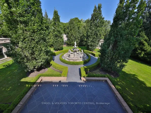 489 Lakeshore Rd E, Oakville, ON L6J 1K4