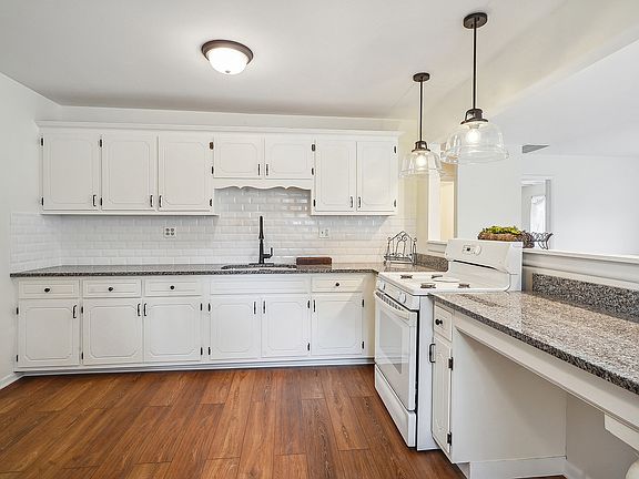 4th image of 1727 223rd St