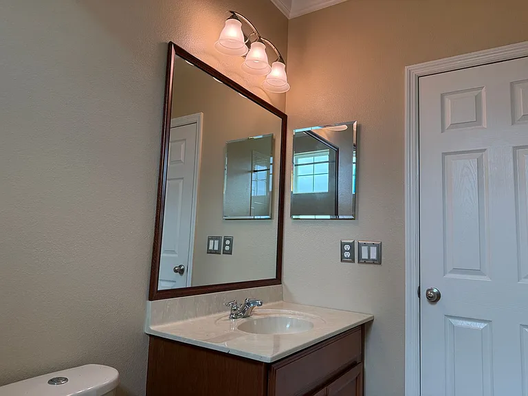 2478 Linkwood Ave — Photo 29