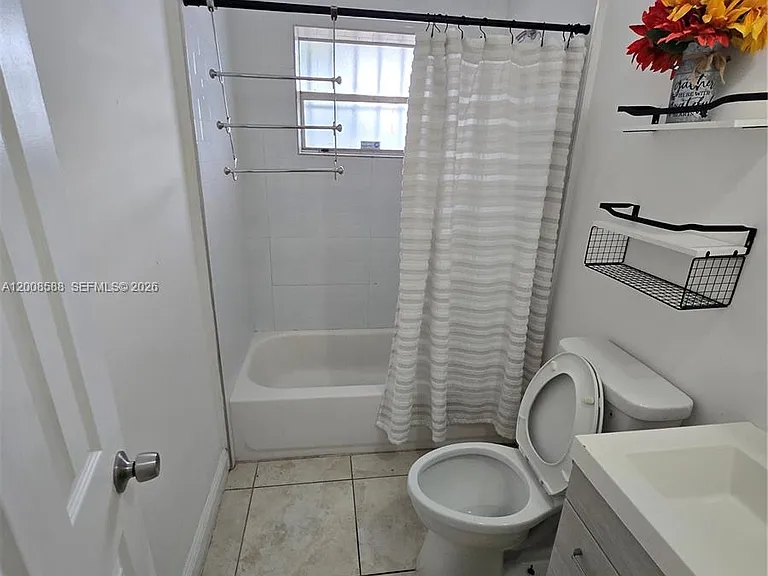 11800 SW 216th St — Photo 5