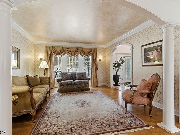 5th image of 4 Deer Trail Rd