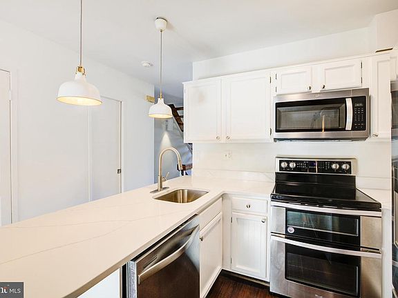 5th image of 1827 Channing St NE #1827