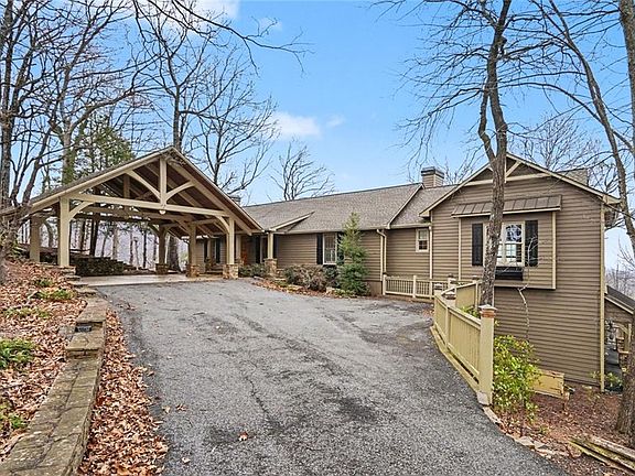 3rd image of 2136 Ridgeview Dr