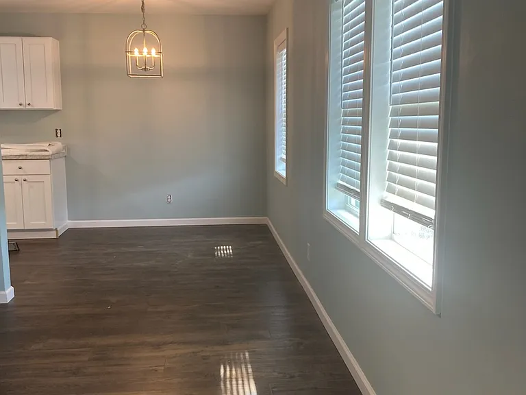 832 Hubert Dr — Photo 7