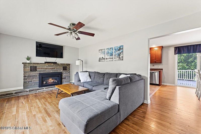 4th image of 11 Berchman Drive
