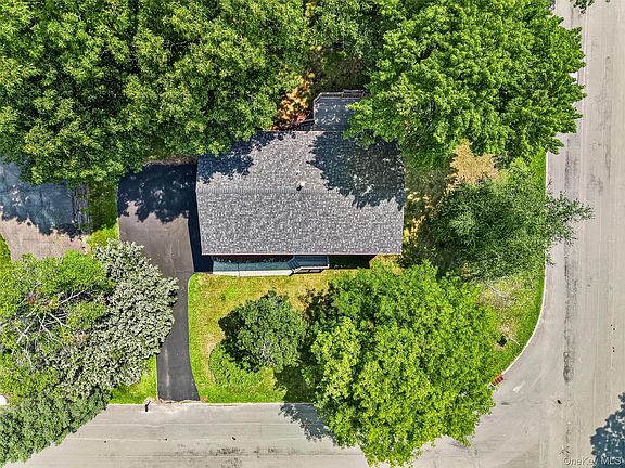 4th image of 22 Cambridge Circle