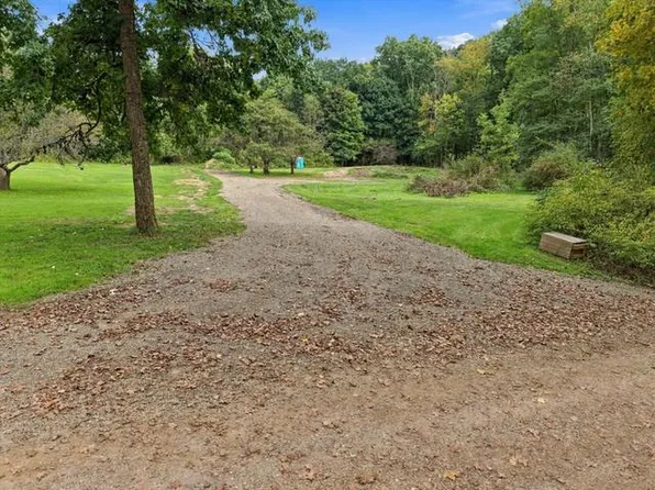 33 Deerfield Ln, Tidioute, PA 16351