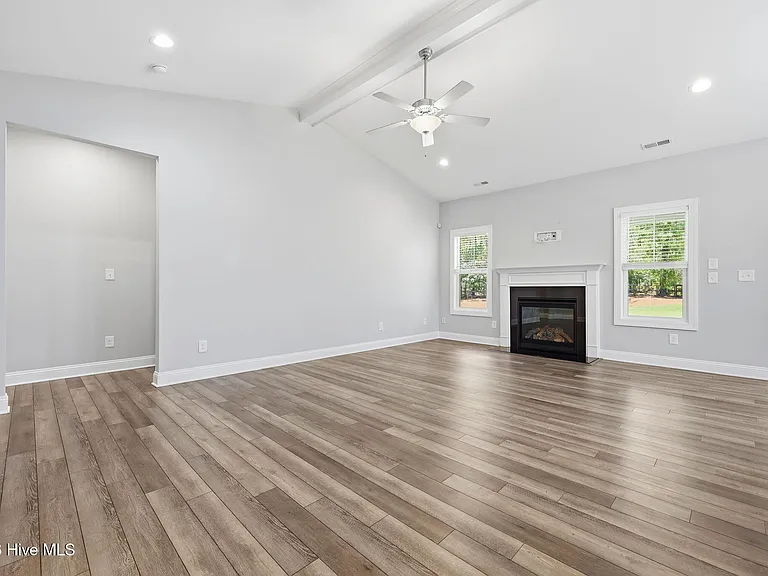511 Pondpine Ln — Photo 4