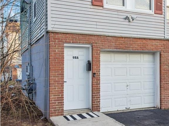 2nd image of 98 Hillyer St #1A-1