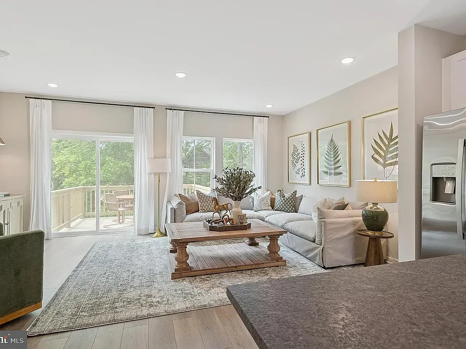 43 Silverbell Ave