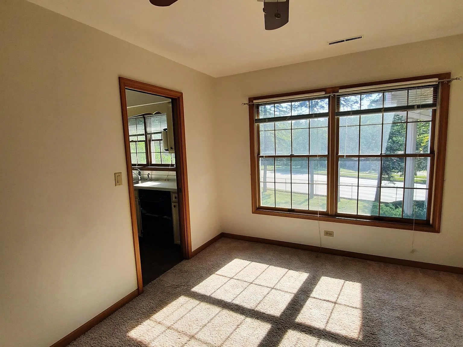 2 bed, 1.5 bath, 1268 sqft, $1,850 — Photo 4