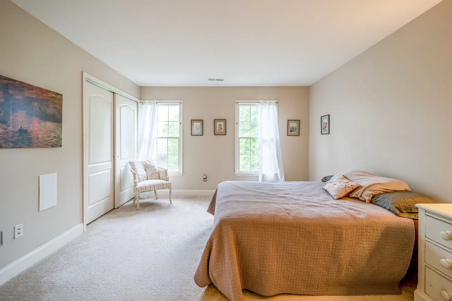 5 bed, 4.5 bath, 4603 sqft, $7,250 — Photo 4