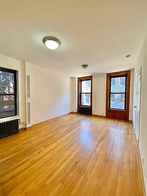 Rented by Waverly Realty Associates | media 28