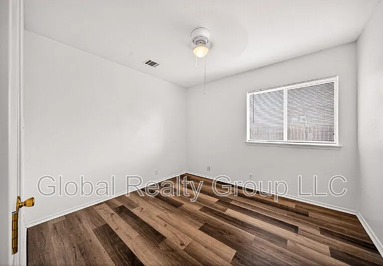 229 Spice Oak Ln — Photo 17