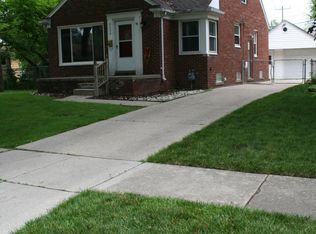 8688 Grayfield St, Dearborn Heights, MI 48127