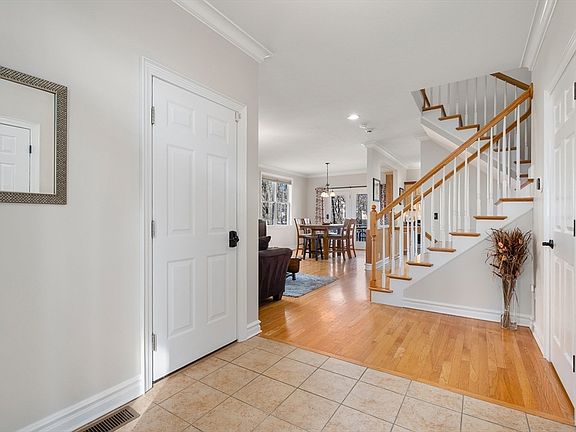 5th image of 6 Pinewood Rd