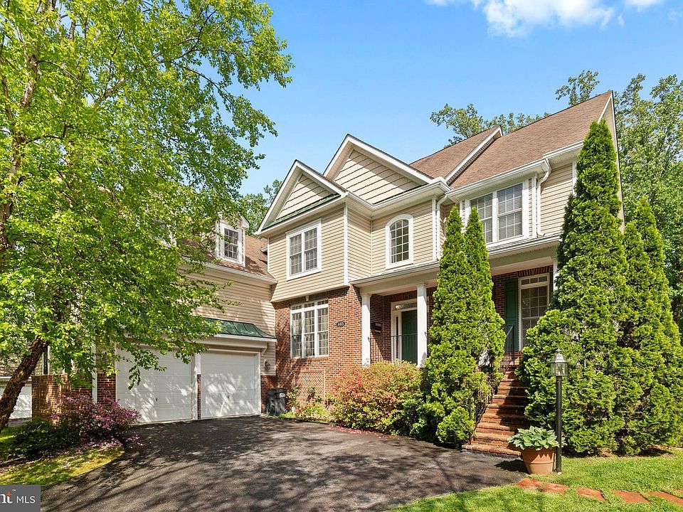 1st image of 4405 Weyburn Dr