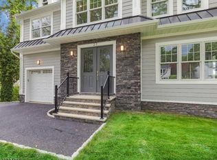 27 Girard Ave, Chatham, NJ 07928