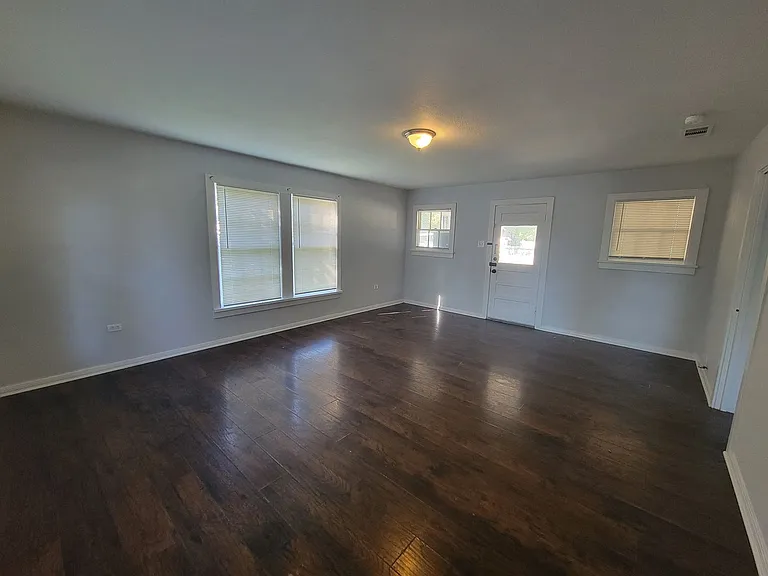 918 Preston St — Photo 7