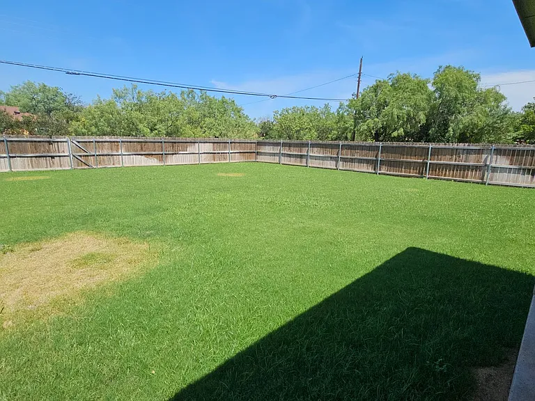 1638 Merchant St — Photo 34