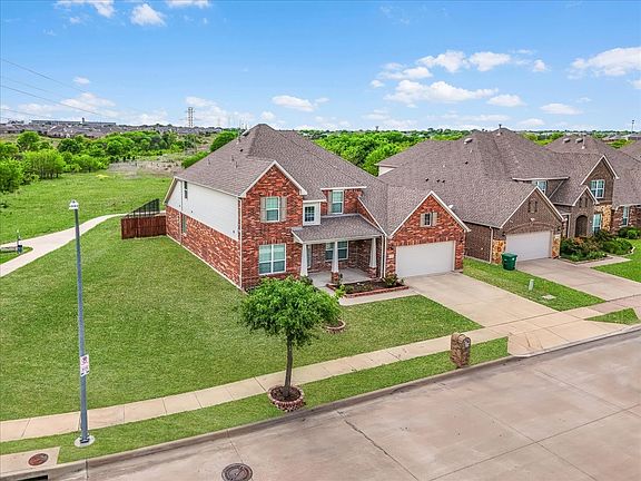 3rd image of 7521 Aubrac Way