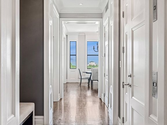 4th image of 1142 S Michigan Ave #Penthouse 8