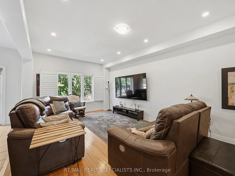 294 Miller Park Ave — Photo 13