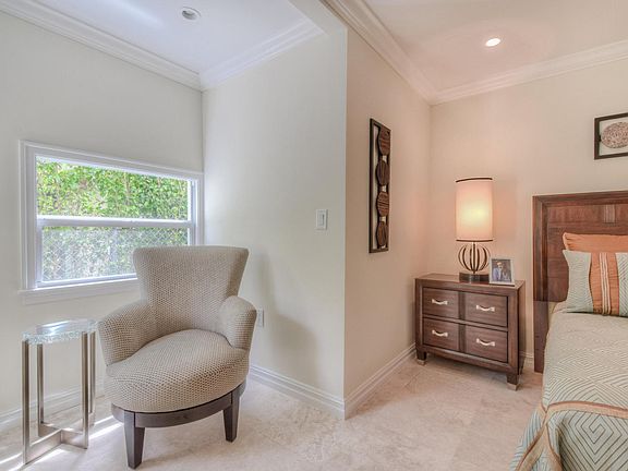2nd image of 252 Oleander Ave