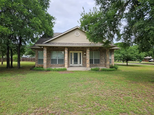 122 S Greenbriar Rd, Whitney, TX 76692