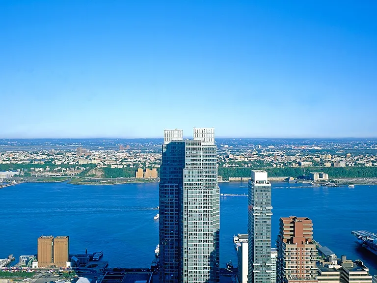 450 W 42nd St #26M — Photo 23
