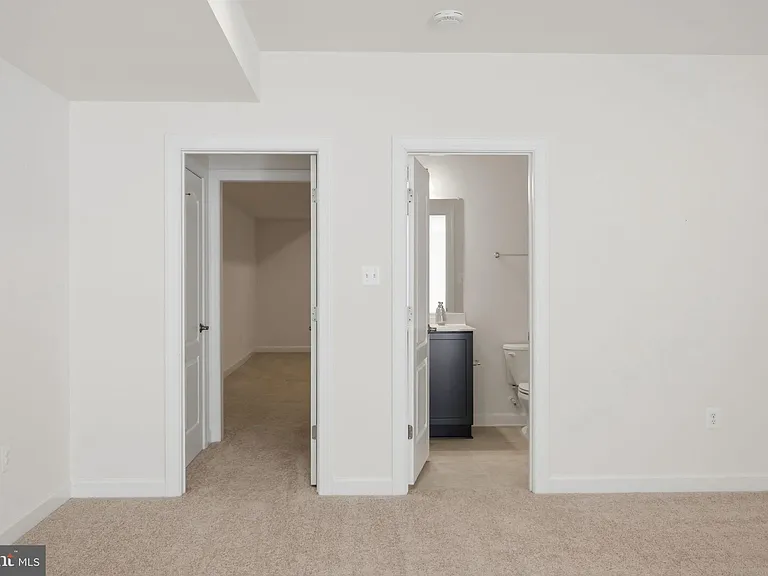 301 Kingdom Dr — Photo 93