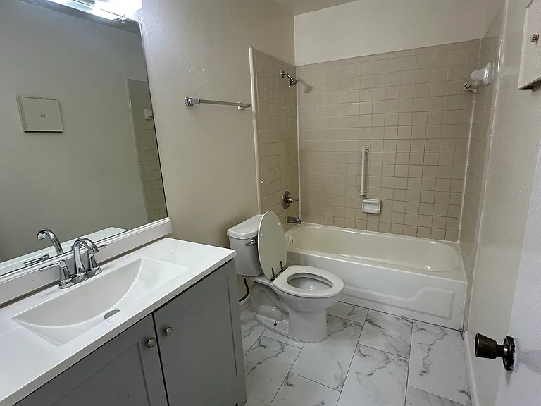 9700 Leawood Blvd #1314 — Photo 10