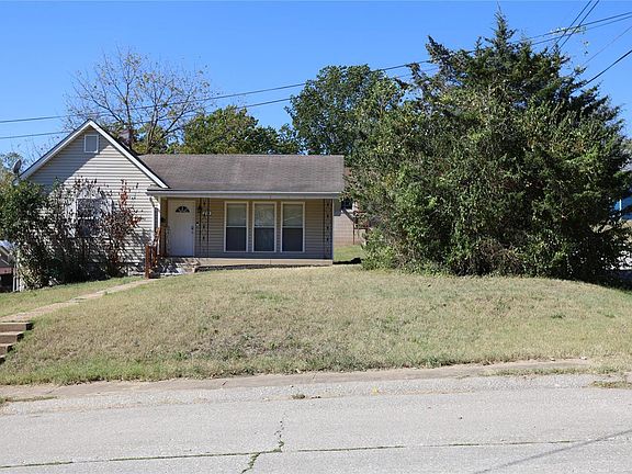 2nd image of 204 N 6th St