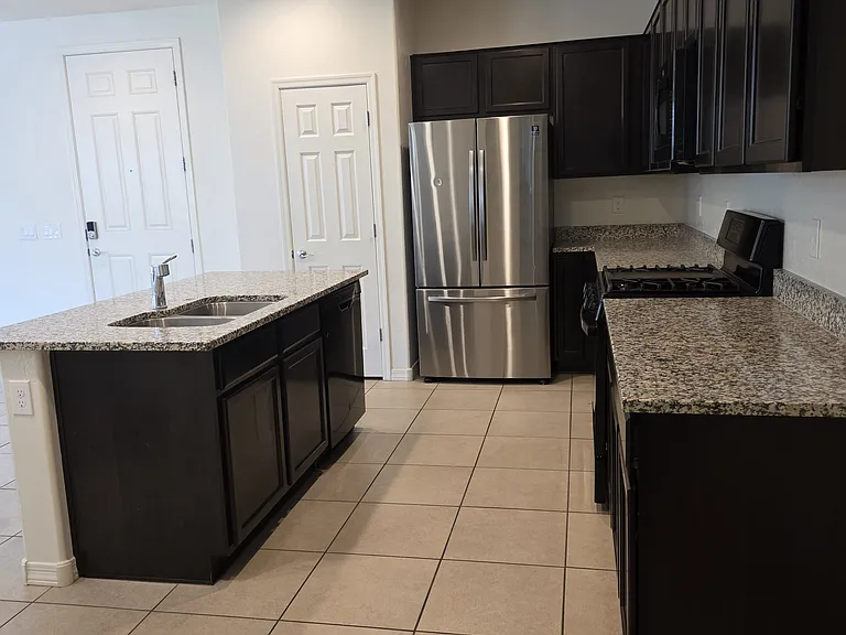 1707 S 82nd Way — Photo 7
